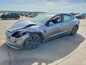 Tesla Model 3 2025
