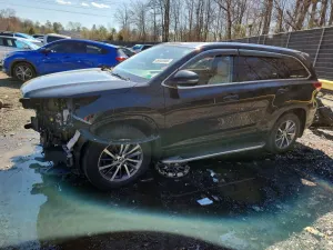 Toyota Highlander 3.5L 6 2017