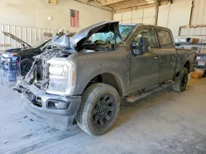 Ford F-250 6.7L 8 2024