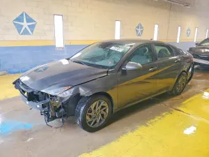 Hyundai Elantra 2.0L 4 2024