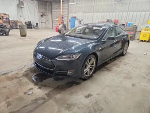 Tesla Model S 2014