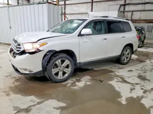 Toyota Highlander 3.5L 6 2013