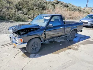 Toyota Hilux 2.4L 4 1990