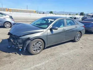 Hyundai Elantra 2.0L 4 2024