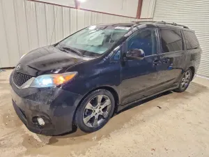 Toyota Sienna 3.5L 6 2011
