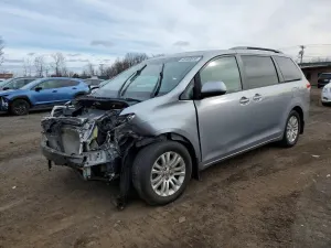 Toyota Sienna 3.5L 6 2014