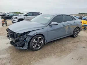 Hyundai Elantra 2.0L 4 2022
