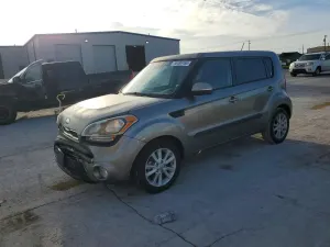 Kia Soul 2.0L 4 2013