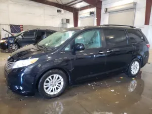 Toyota Sienna 3.5L 6 2017
