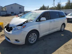 Toyota Sienna 3.5L 6 2017