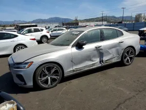 Volvo S60 2.0L 4 2024