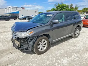 Toyota Highlander 3.5L 6 2013