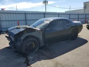 Dodge Challenger 6.4L 8 2015