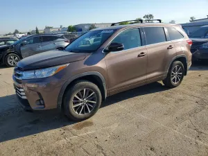 Toyota Highlander 3.5L 6 2017