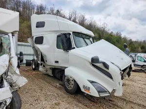 Volvo VN 12.8L 6 2022