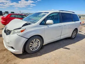 Toyota Sienna 3.5L 6 2017