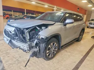 Toyota Highlander 3.5L 6 2021