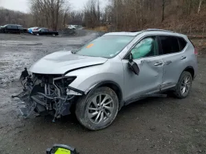 Nissan Rogue 2.5L 4 2015