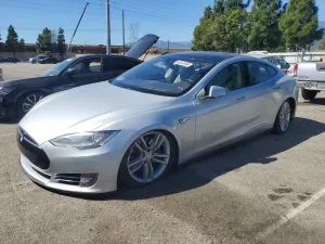Tesla Model S 2015