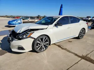 Nissan Altima 2.0L 4 2022