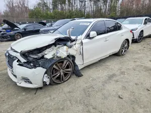Infiniti Q50 3.7L 6 2015