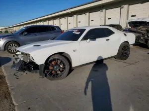 Dodge Challenger 5.7L 8 2017
