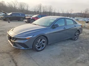 Hyundai Elantra 2.0L 4 2025