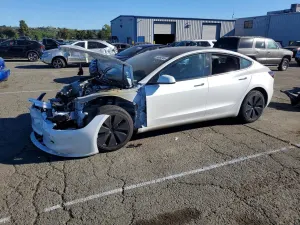 Tesla Model 3 2025