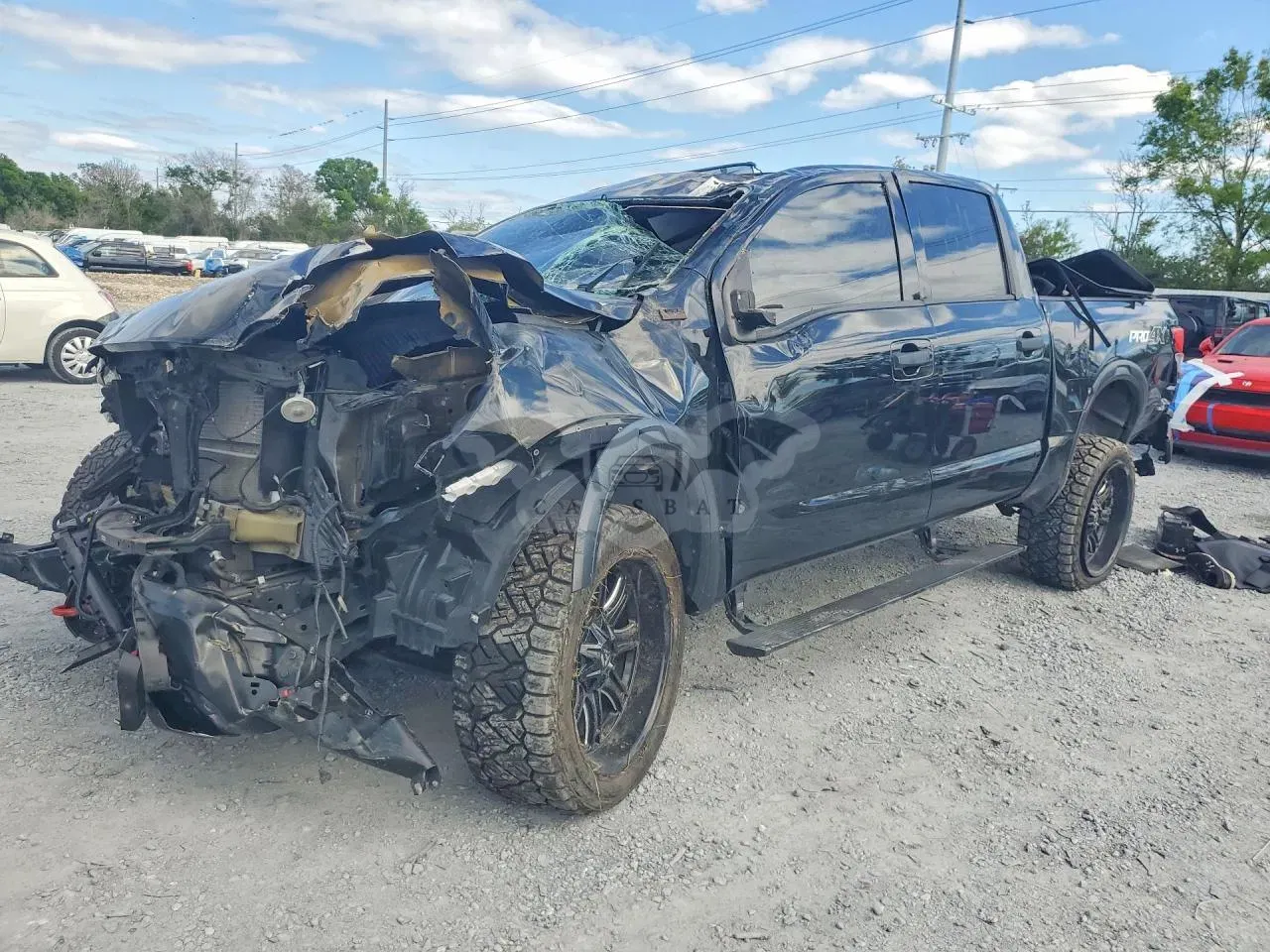 Nissan Titan 5.6L 8 2023