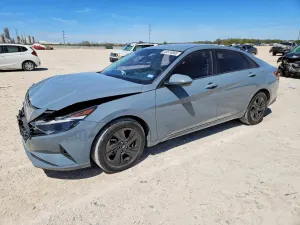 Hyundai Elantra 2.0L 4 2022