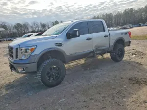 Nissan Titan 5.6L 8 2017
