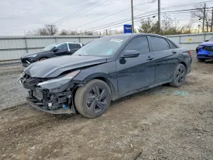 Hyundai Elantra 2.0L 4 2022