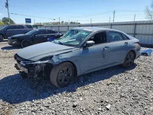 Hyundai Elantra 2.0L 4 2022