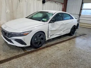 Hyundai Elantra 2.0L 4 2026