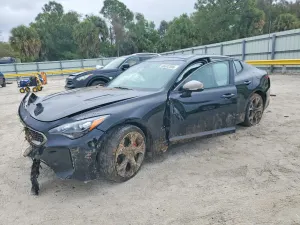Kia Stinger 3.3L 6 2021