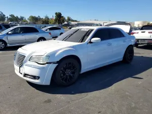 Chrysler 300 5.7L 8 2013