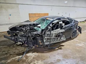 Infiniti Q50 3.7L 6 2015