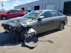Hyundai Elantra 2.0L 4 2024