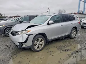 Toyota Highlander 3.5L 6 2013