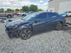 Hyundai Elantra 2.0L 4 2023