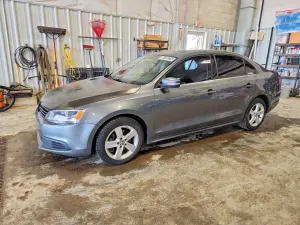 Volkswagen Jetta 2.0L 4 2014