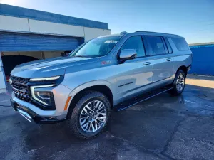 Chevrolet Suburban 5.3L 8 2025