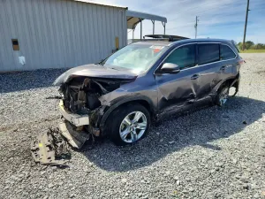 Toyota Highlander 3.5L 6 2015