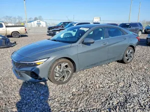 Hyundai Elantra 2.0L 4 2025