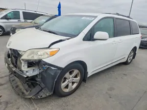 Toyota Sienna 3.5L 6 2012