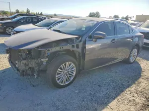 Lexus ES 3.5L 6 2015
