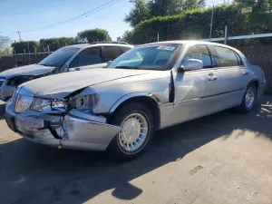 Lincoln Town Car 4.6L 8 2001