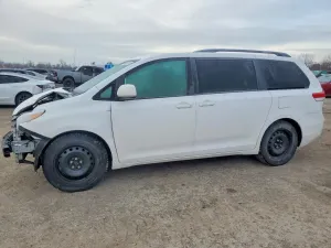 Toyota Sienna 3.5L 6 2012
