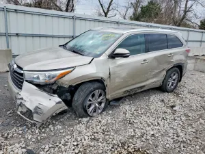 Toyota Highlander 3.5L 6 2015
