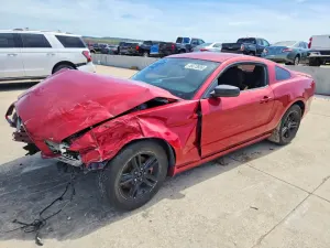 Ford Mustang 3.7L 6 2013